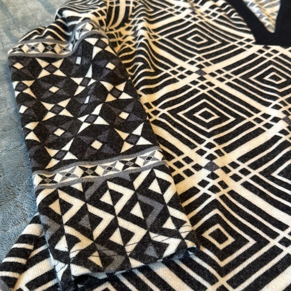 Boutique sweater dress - Picture 2 of 6